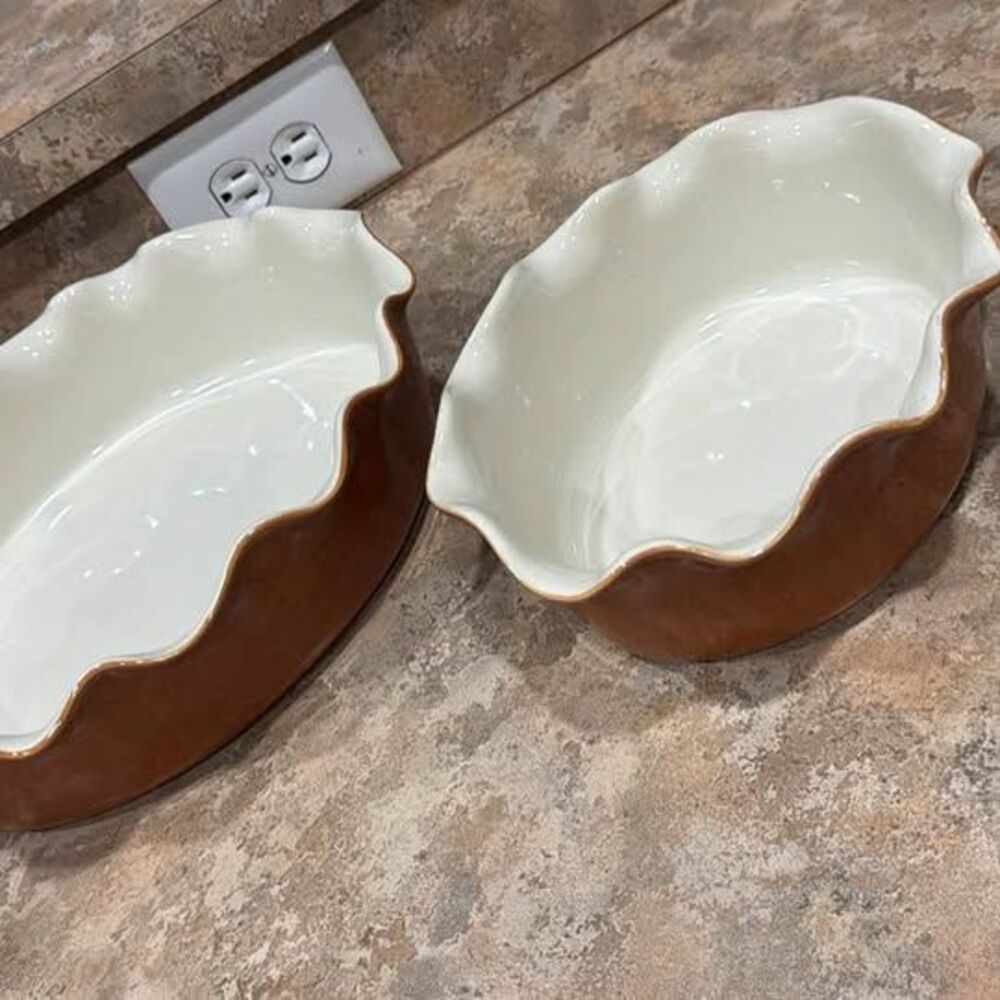 Stoneware by Grestel Ceramic Scalloped Ribbon Edge Dish Set